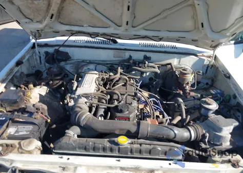 1987 Toyota Pickup 1 Ton Long Bed Rn55 z USA, uszkodzony, nr VIN JT4RN55E0H0235343